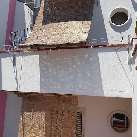 Baia Unci Canneto (Lipari)