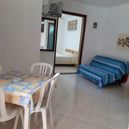 Baia Unci Daire Canneto (Lipari)